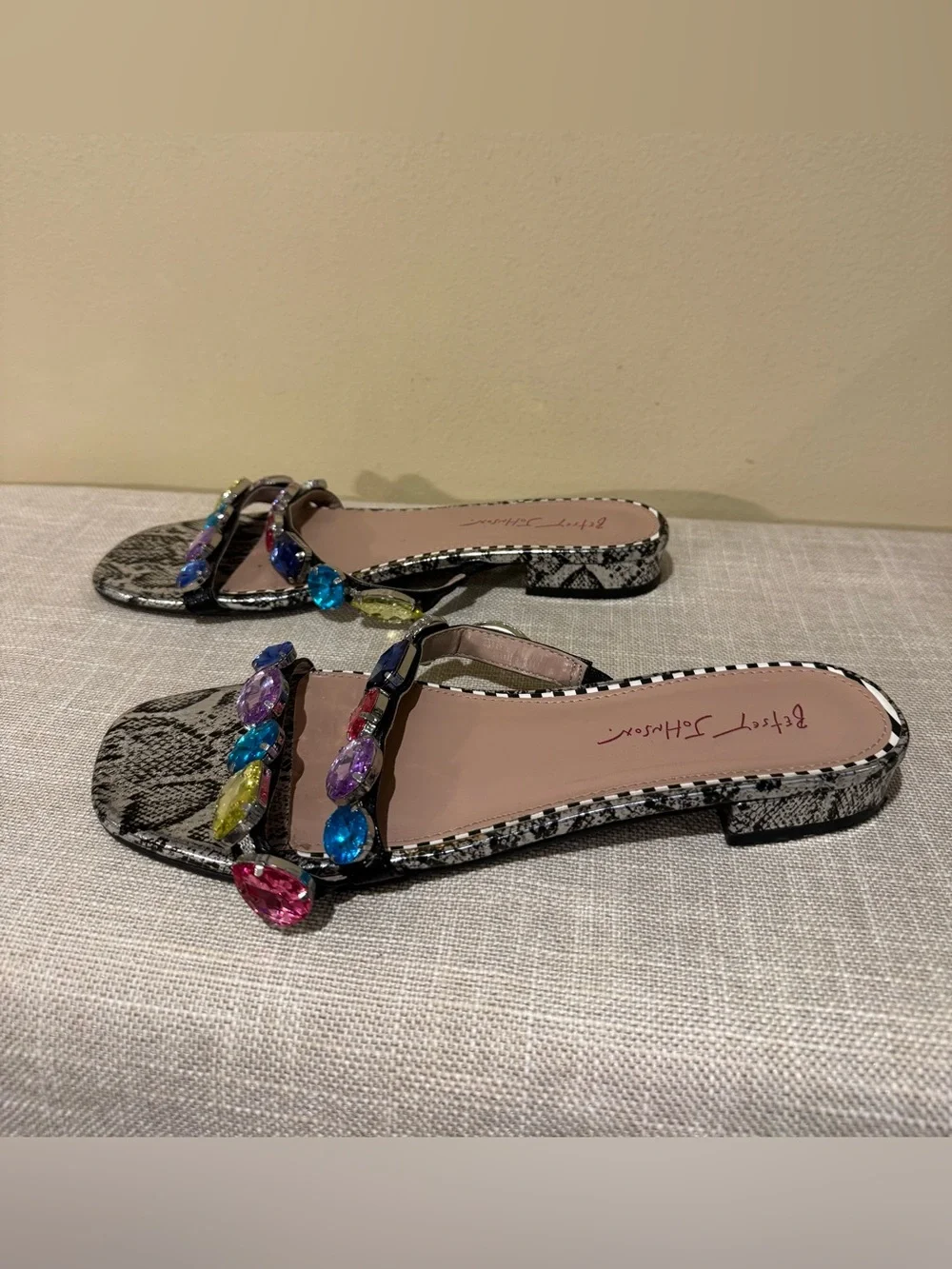 Betsey Johnson Willet Snake Print Gem Sandals 10